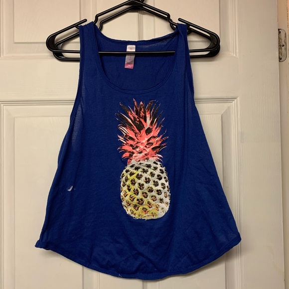 Tops - 🐳Pineapple tank top $5 add on